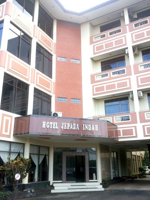 Jepara Indah Hotel Quarto foto