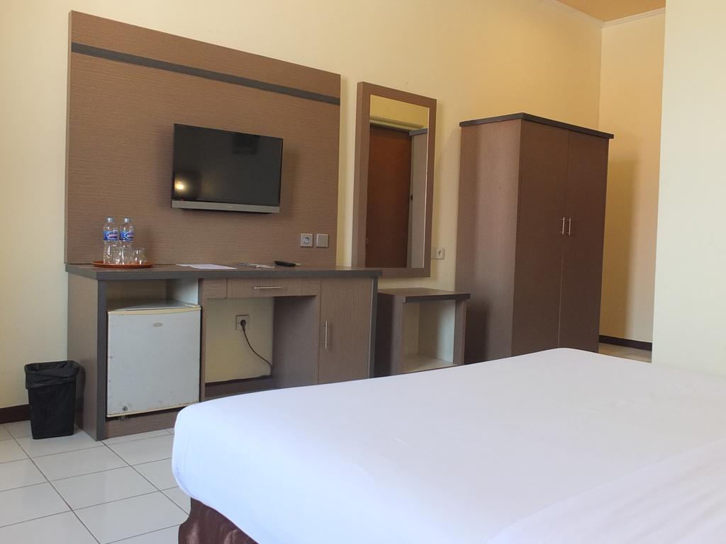 Jepara Indah Hotel Quarto foto