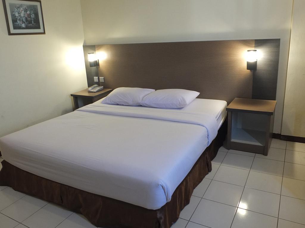Jepara Indah Hotel Quarto foto