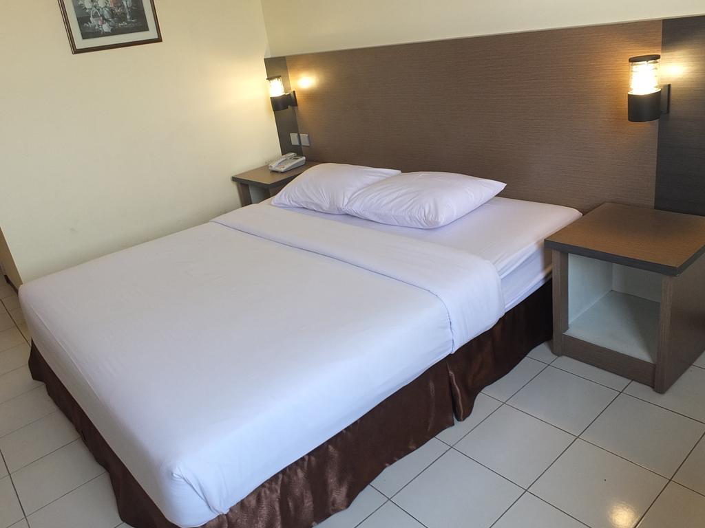 Jepara Indah Hotel Quarto foto