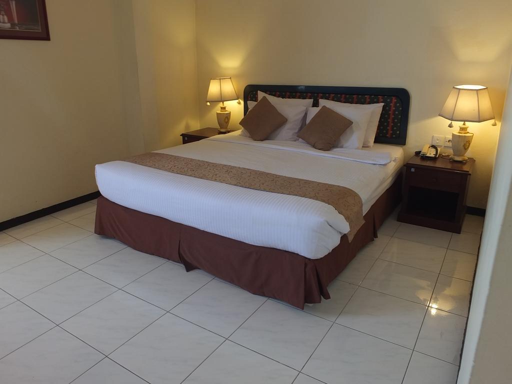 Jepara Indah Hotel Quarto foto